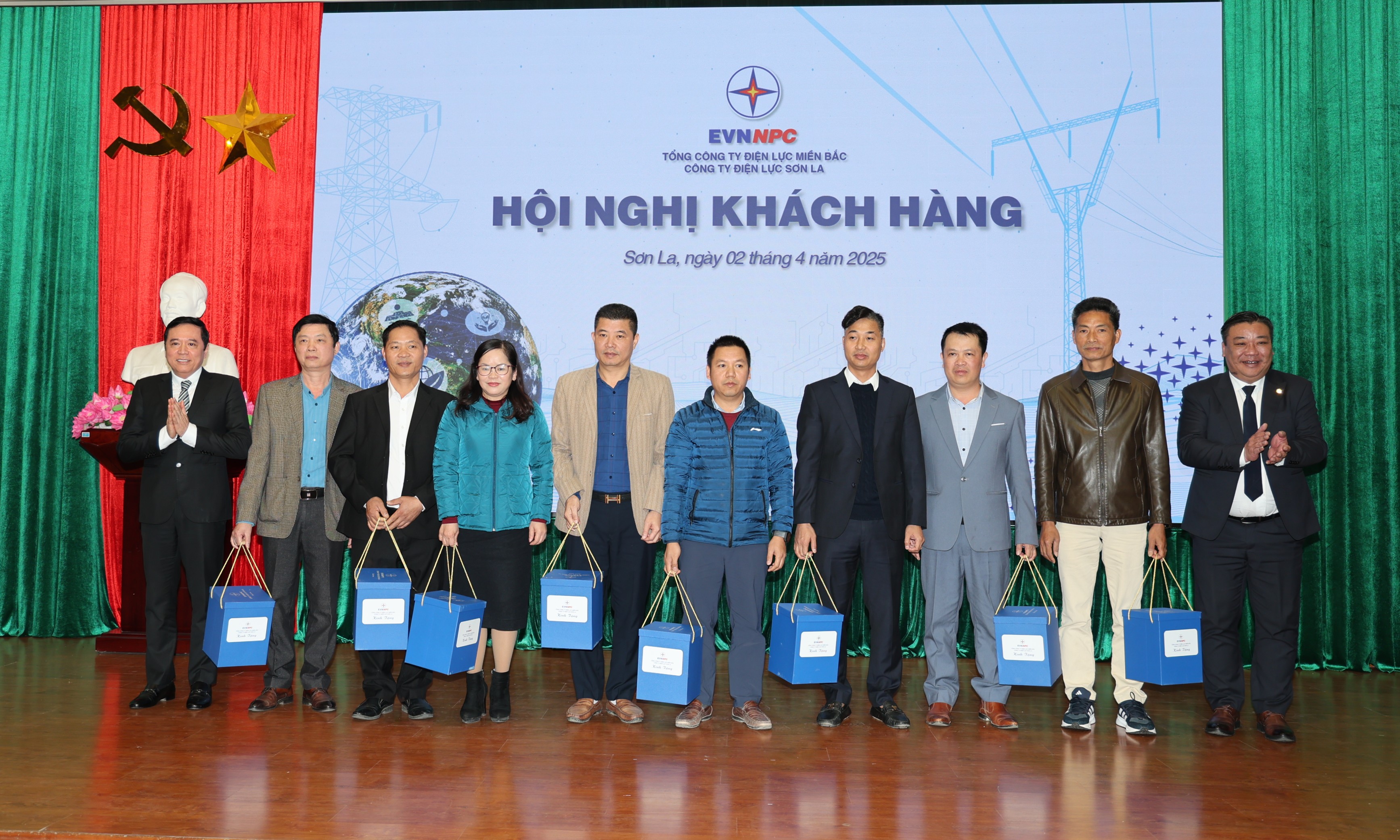 Hội nghị khách hàng sử dụng điện năm 2025: Đảm bảo cung ứng điện an toàn, hiệu quả tại Sơn La